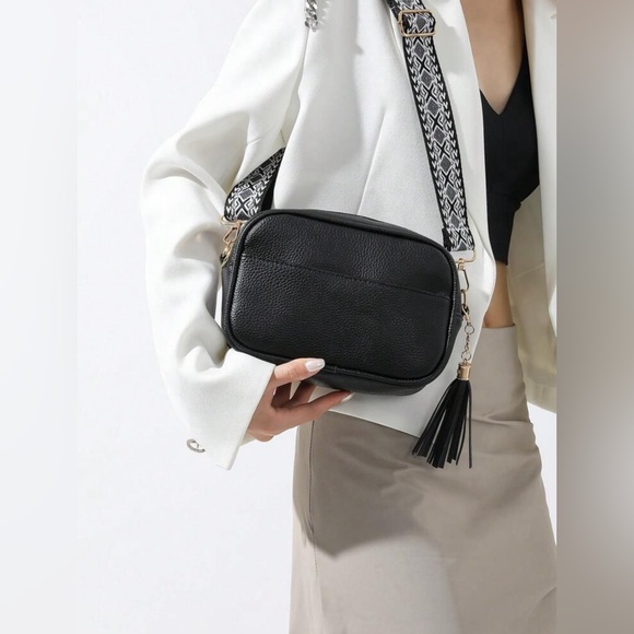 New Crossbody Bag, Shoulder Bag - Picture 4 of 5